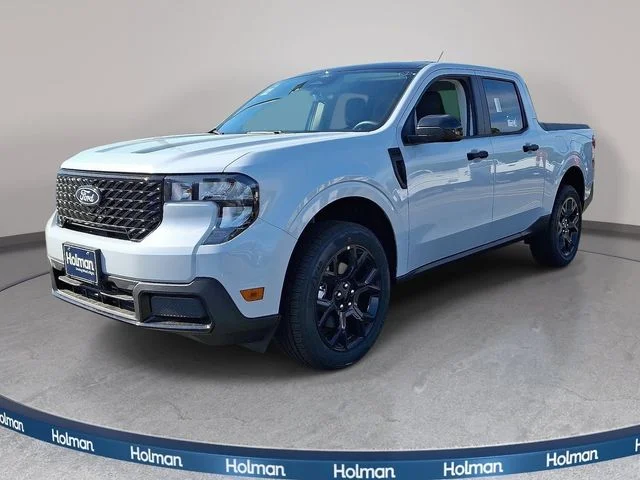 New 2026 Space White Metallic Ford XLT image 1