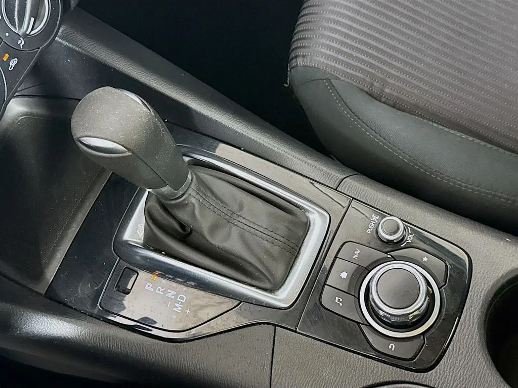 Used 2016 Blue Mazda i Sport image 19