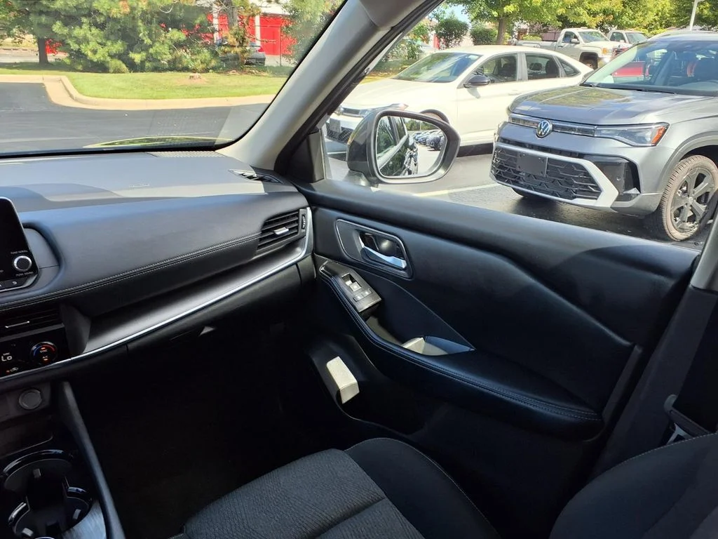 Used 2025 Super Black Nissan SV image 23