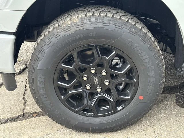 New 2026 Avalanche Ford XLT image 7