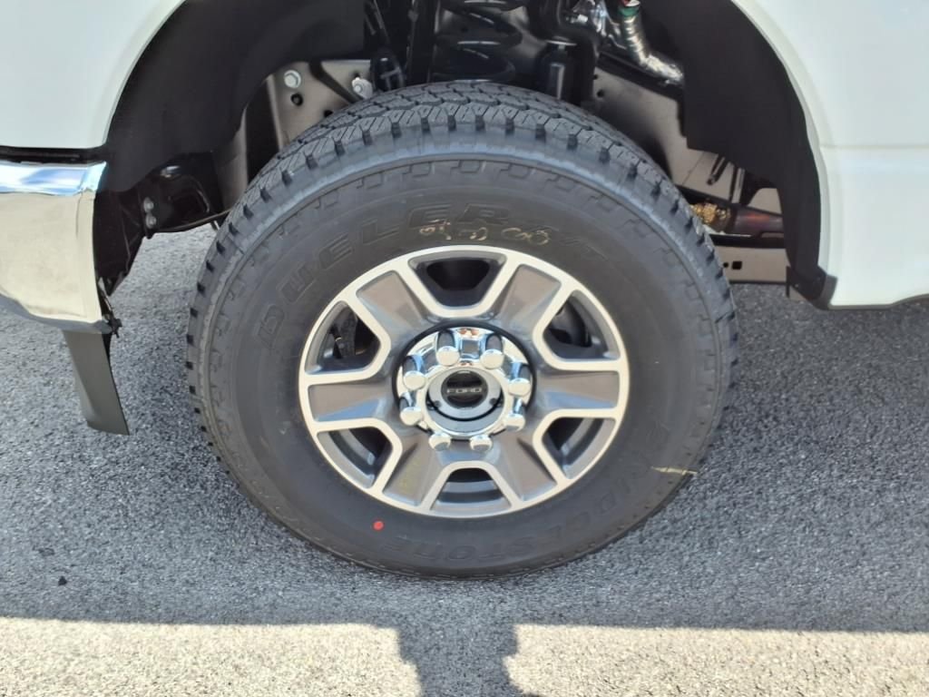 2025 Ford F-350 Super Duty XLT - Photo 10