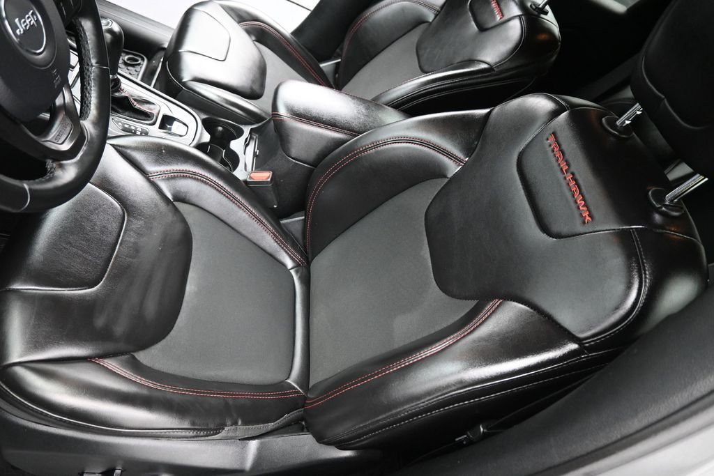 Used 2019 Sting Gray Clearcoat Jeep Trailhawk image 11