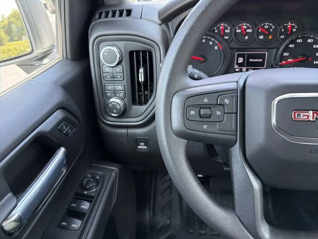 New 2026 Summit White GMC Pro image 27