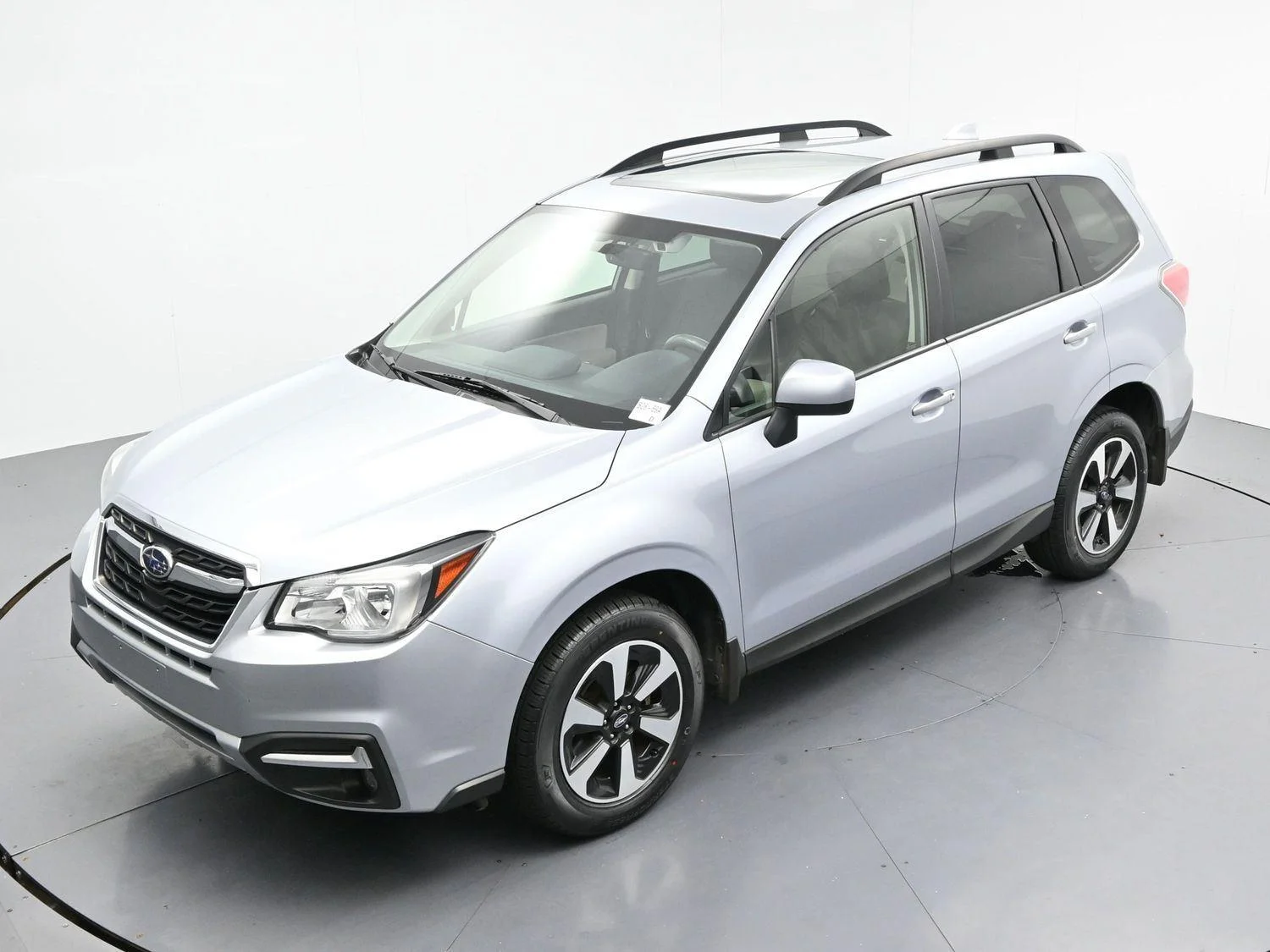 Used 2018 Ice Silver Metallic Subaru Premium image 34