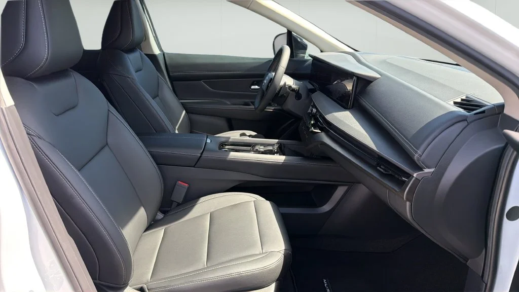 Used 2025 White Nissan SV image 14
