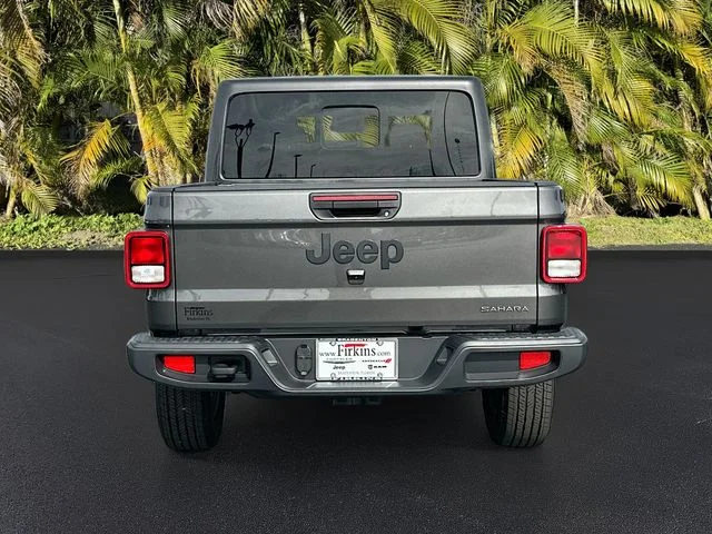 New 2026 Granite Crystal Metallic Clearcoat Jeep Sahara image 5