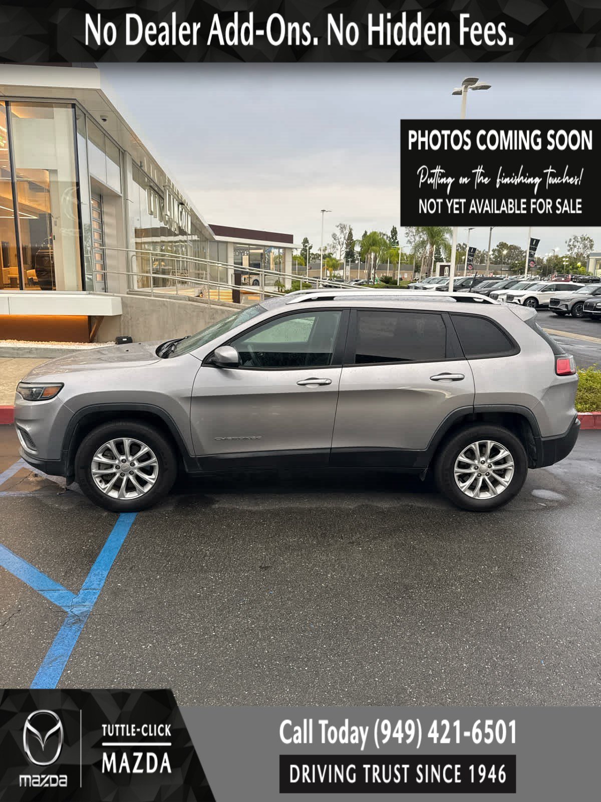 Used 2020 Billet Silver Metallic Clearcoat Jeep Latitude image 1