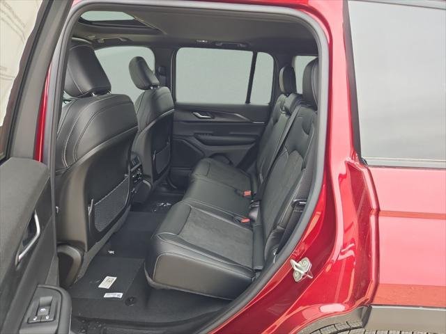 New 2025 Velvet Red Pearl-Coat Exterior Paint Jeep Altitude X image 25