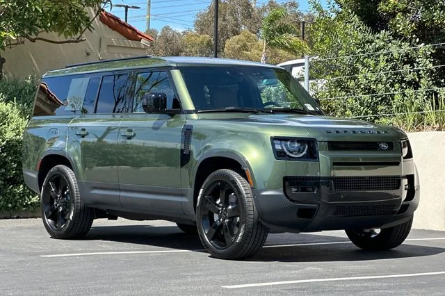 New 2026 Woolstone Green Land Rover S image 7