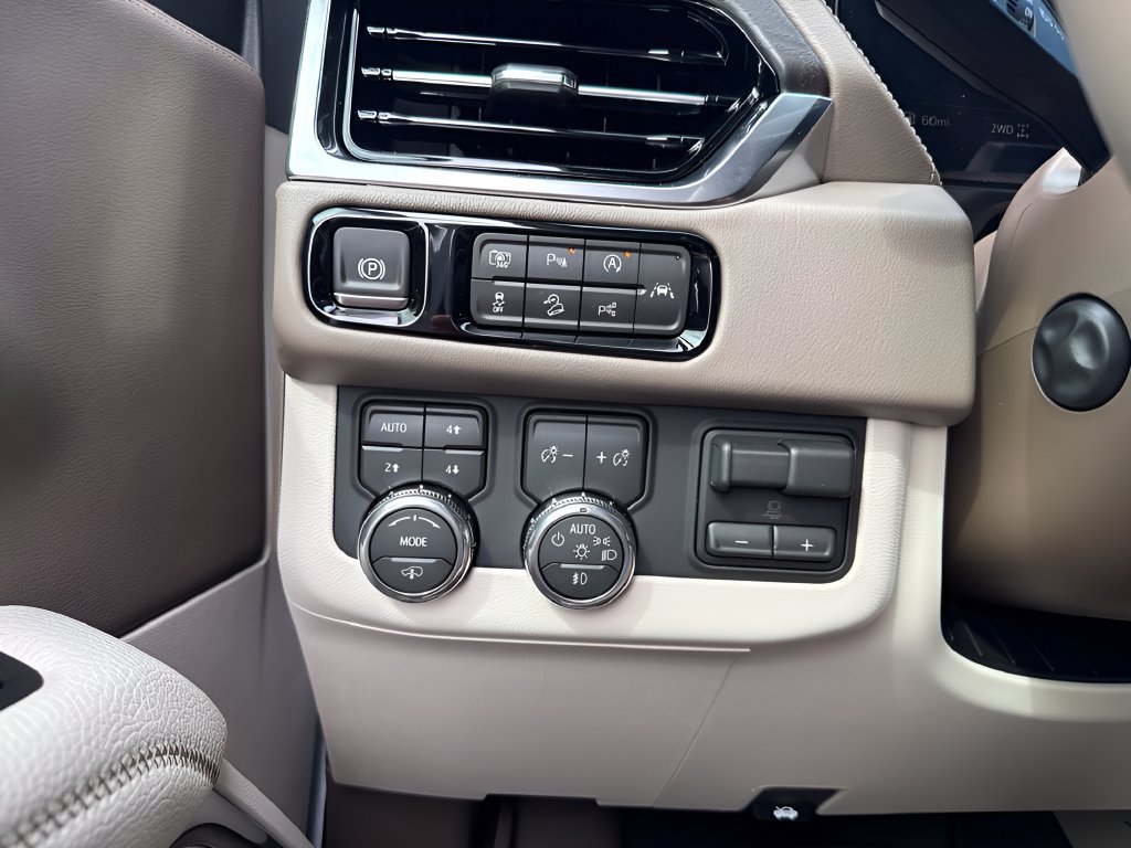 2026 GMC Yukon Denali - Photo 18