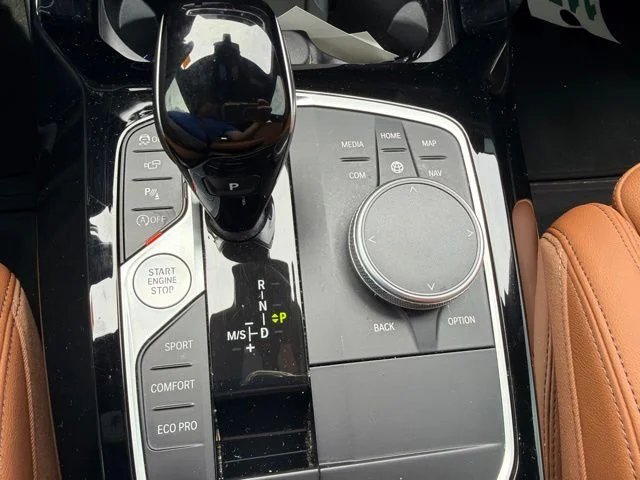 Used 2024 Black BMW sDrive30i image 15