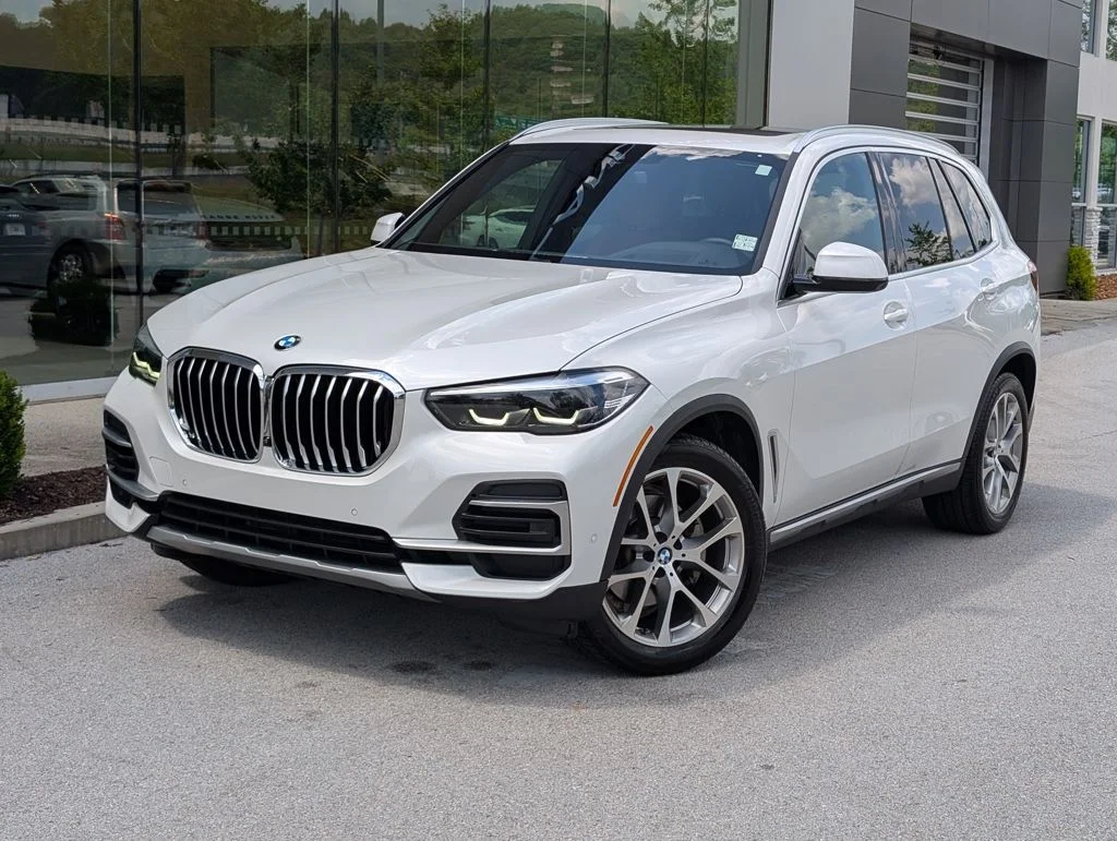 Used 2023 White BMW xDrive40i image 1