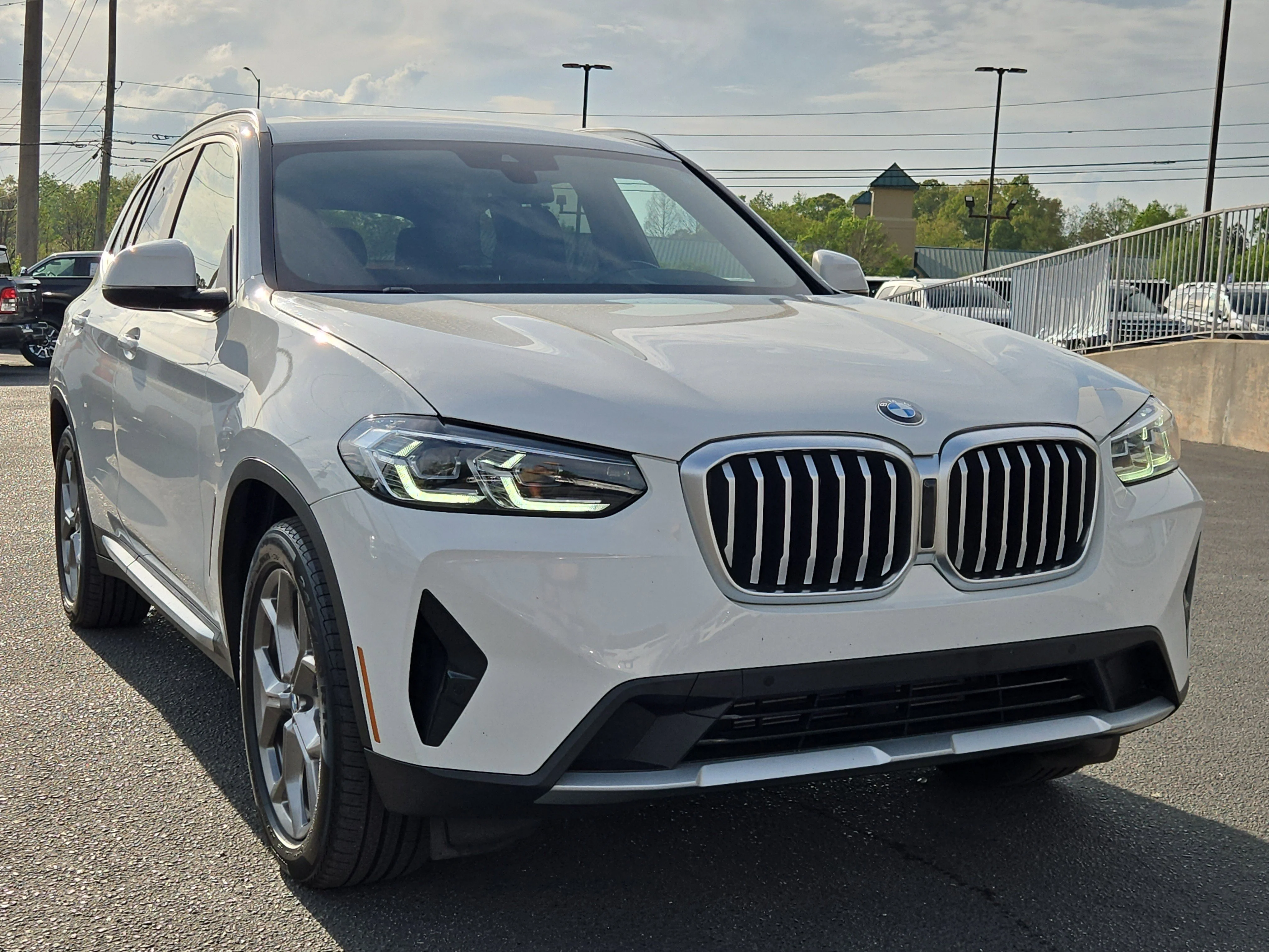 Used 2023 Alpine White BMW sDrive30i image 5