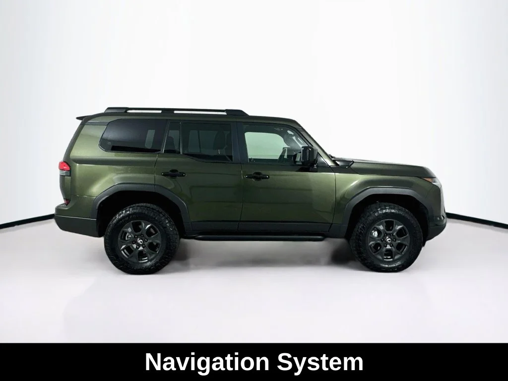 Used 2025 Green Pearl Lexus 550 Overtrail image 9