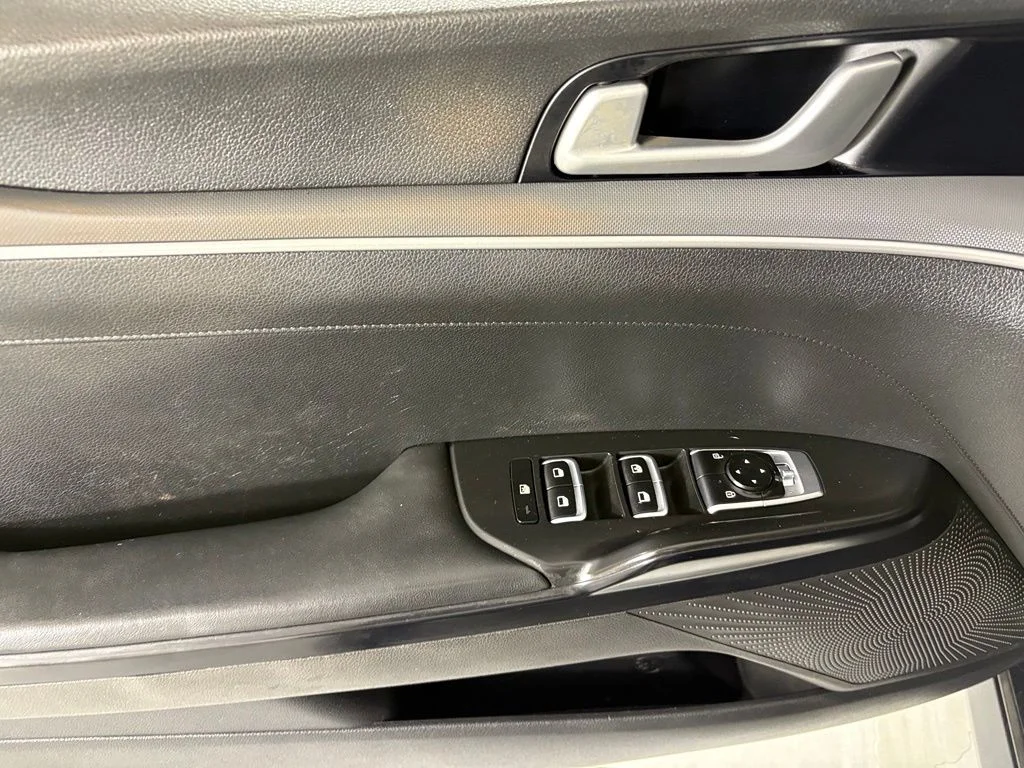 Used 2021 Gray Kia LXS image 17