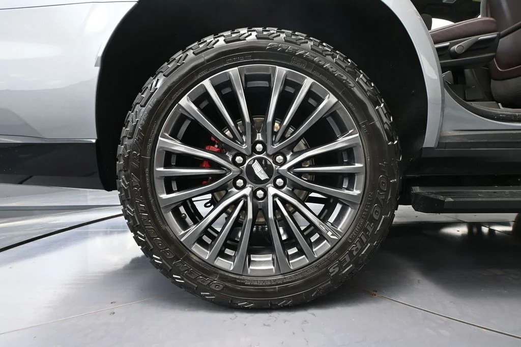 2024 Cadillac Escalade V-Series - Photo 11