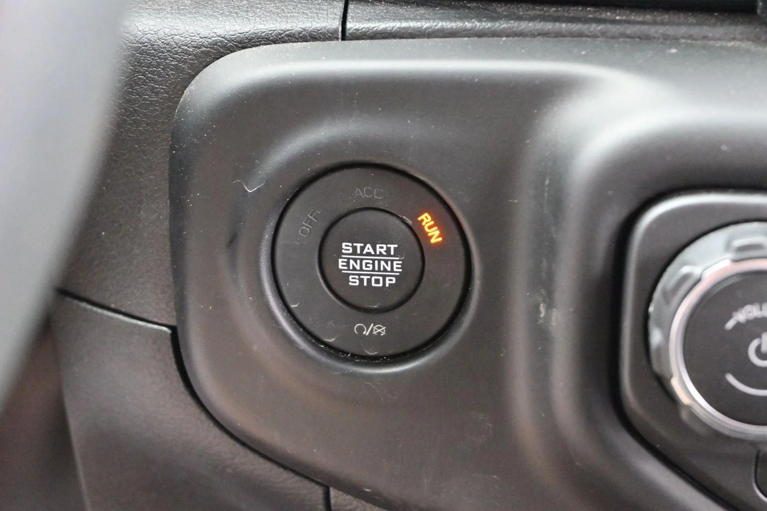 Used 2023 Black Clearcoat Jeep High Altitude image 25