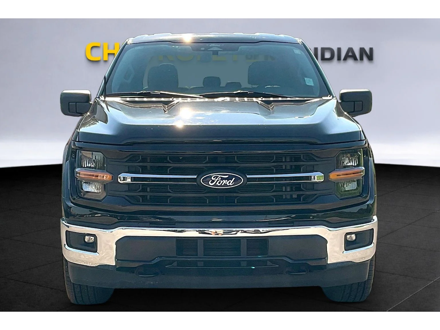 Used 2025  Ford XLT image 3