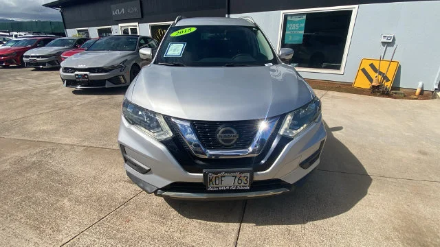 Used 2018 Silver Nissan SV image 8
