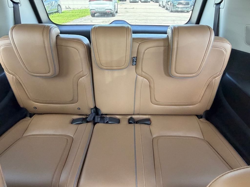 New 2027 RADIANT WHITE INFINITI Luxe 2WD image 15