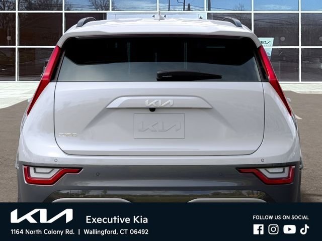 New 2026 Snow White Pearl Kia WAVE image 13