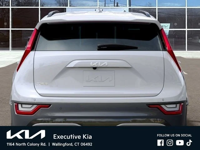 New 2026 White Kia Wave image 13