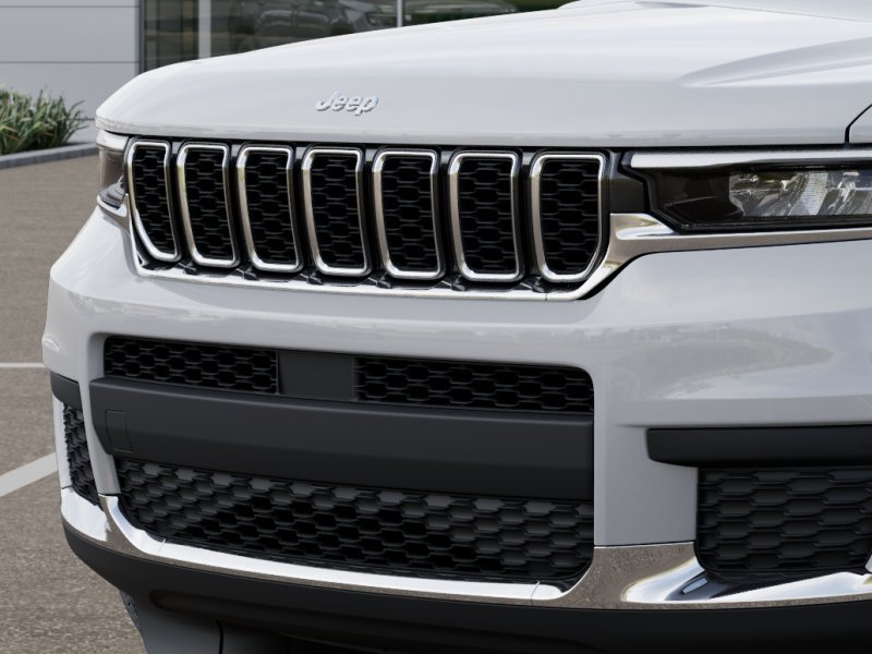 New 2025 Bright White Clear-Coat Exterior Paint Jeep Laredo image 45