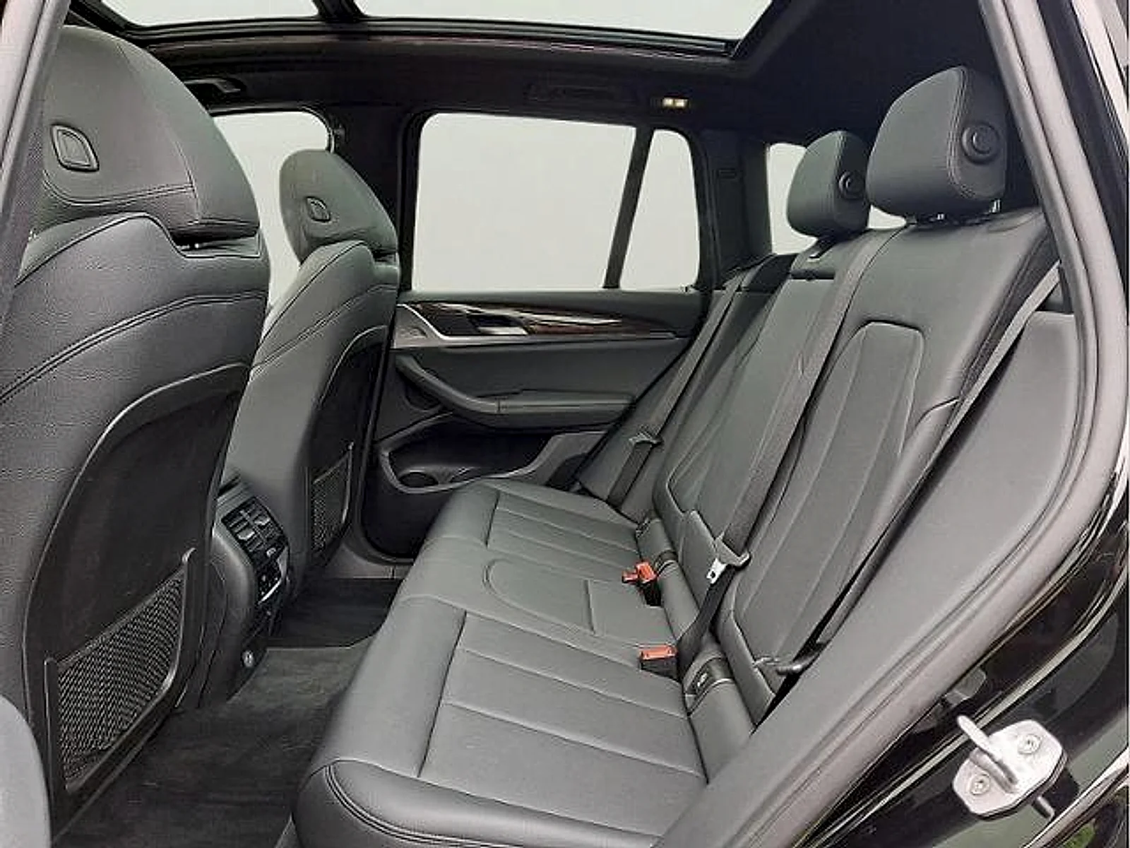 Used 2019  BMW xDrive30i image 8