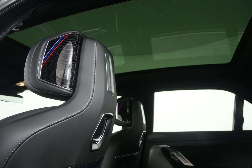 New 2026 Black Sapphire Metallic BMW xDrive60 image 17