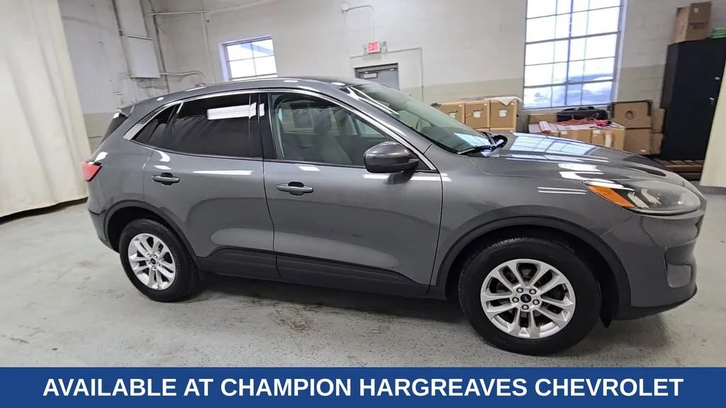 Used 2021 Ford Escape SE with VIN 1FMCU9G67MUA19994 for sale in Royal Oak, MI