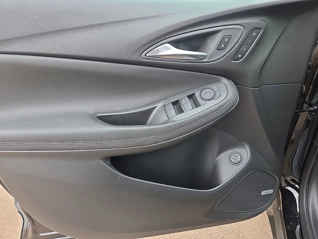 New 2026 Ebony Twilight Metallic Buick Avenir image 16