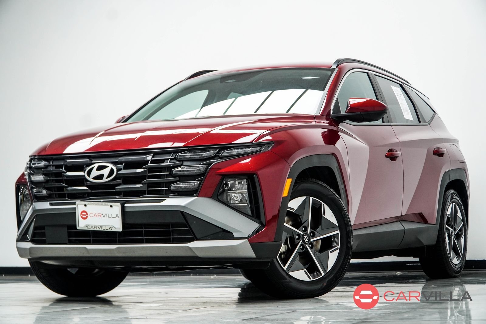 Used 2025 Red Hyundai SEL image 1