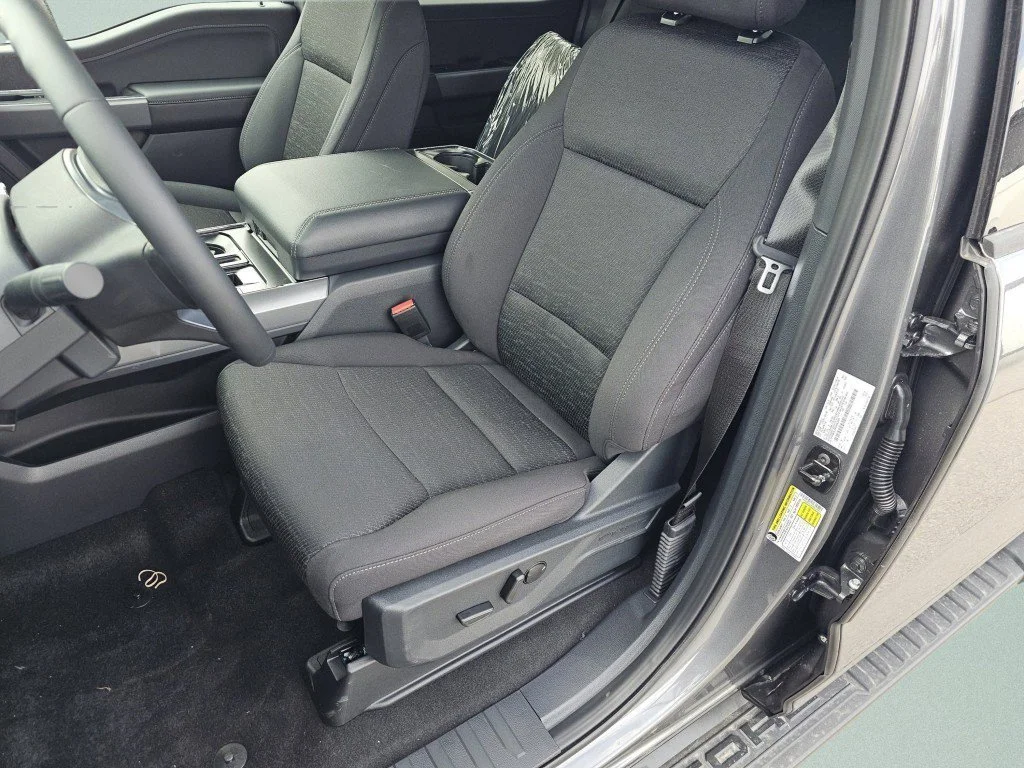 New 2026 Carbonized Gray Metallic Ford XLT image 6