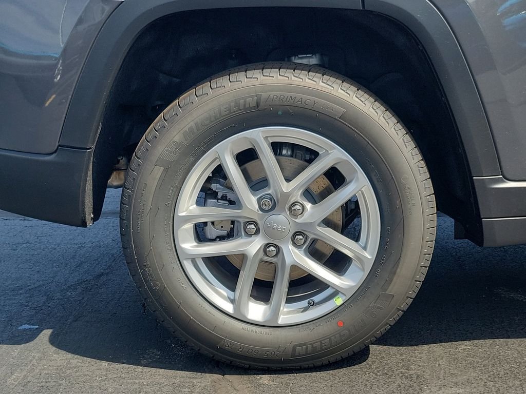 New 2026 Baltic Gray Metallic Clearcoat Jeep Laredo X image 5