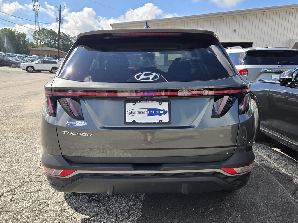 Used 2023 Gray Hyundai SEL image 3