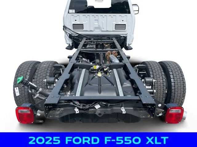 2025 Ford F-550 Super Duty Chassis Cab XLT - Photo 19