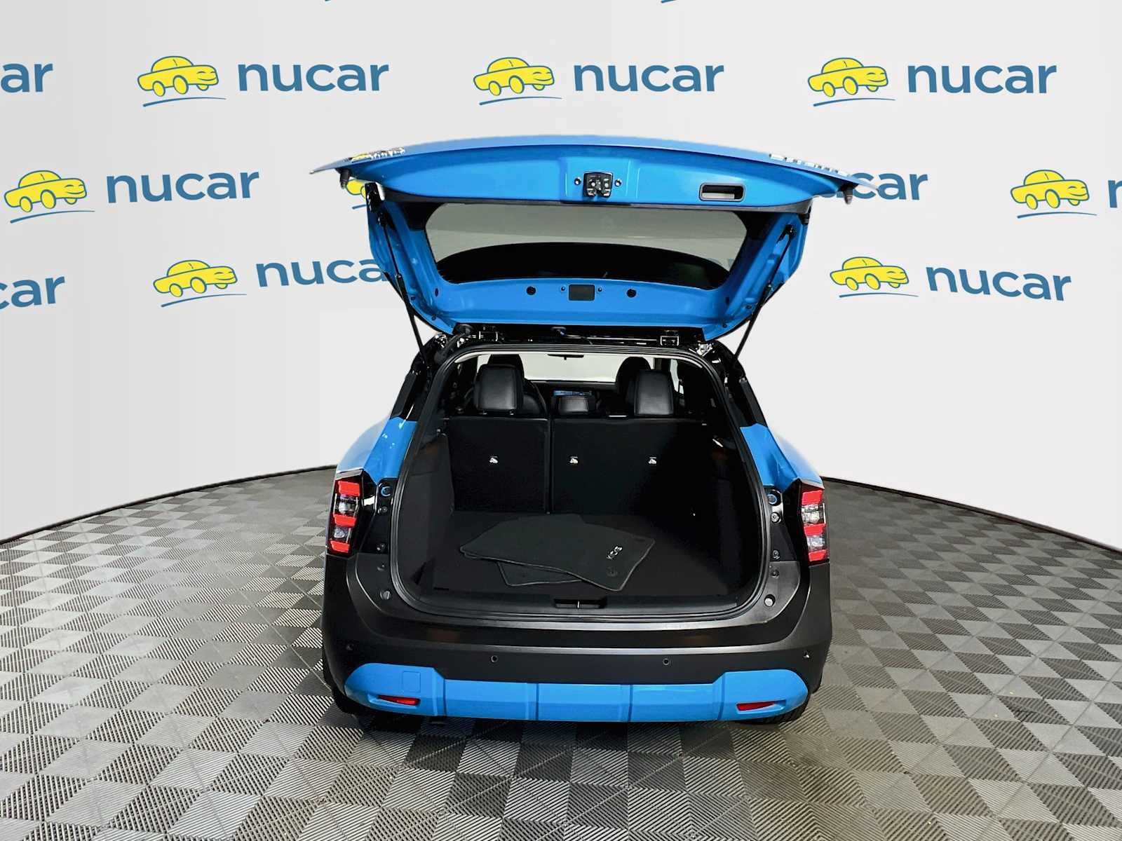 Used 2025 Arctic Ice Blue Metallic/Super Black Nissan SR image 25