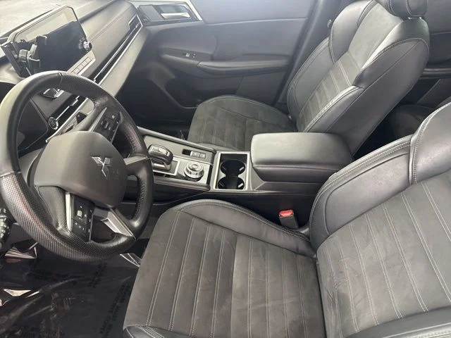 Used 2023  Mitsubishi SE image 20