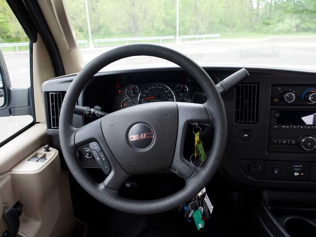 New 2026 Summit White GMC Work Van image 15