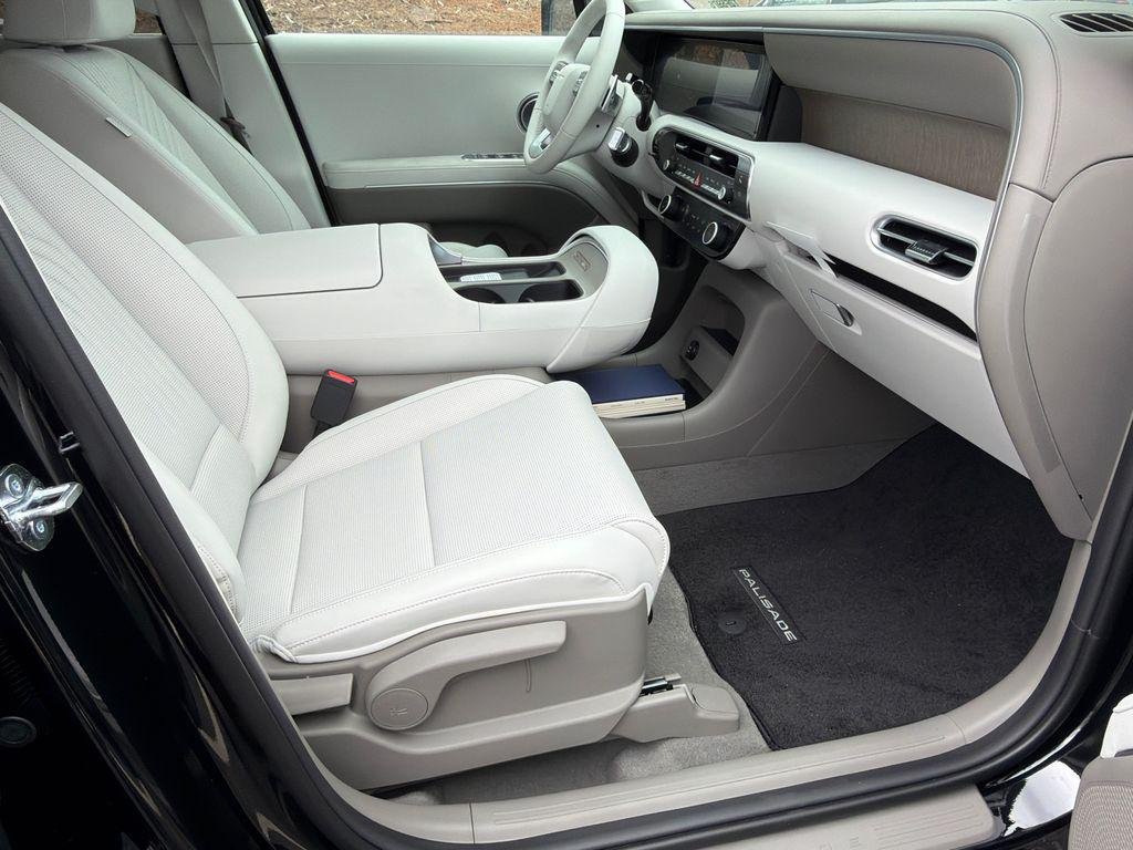 New 2026 Black Hyundai SEL FWD image 13