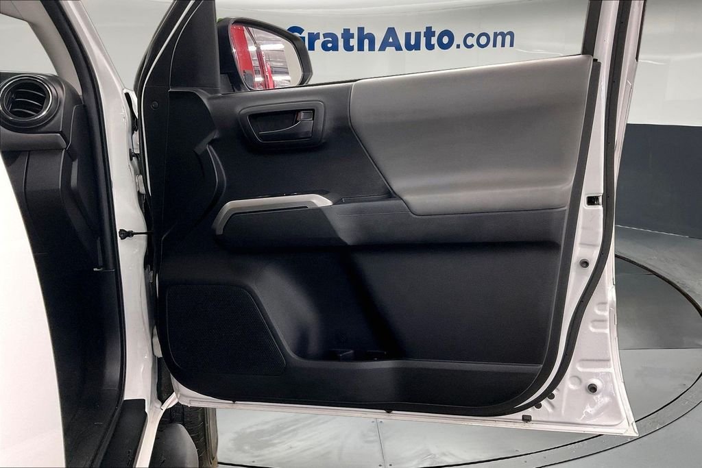 Used 2023 White Toyota SR5 image 29