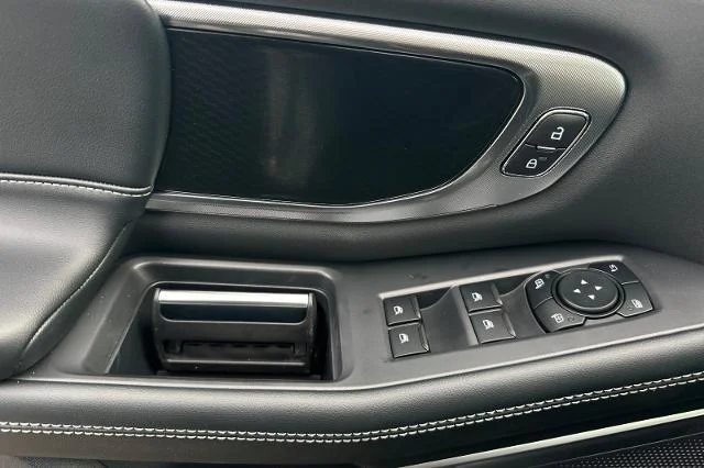 New 2027 Agate Black Metallic Ford MAX Platinum image 32