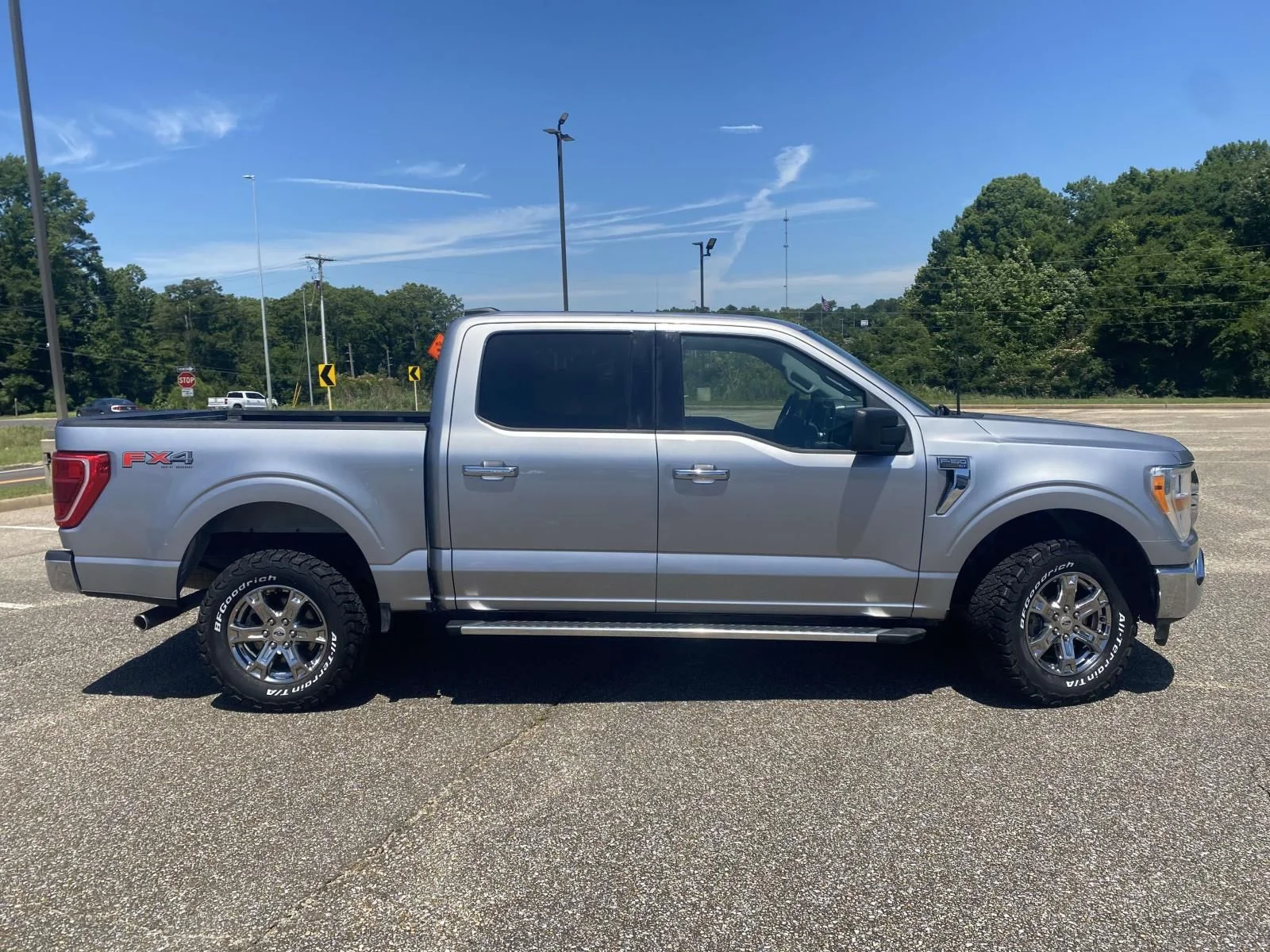 Used 2023 Silver Ford XLT image 8
