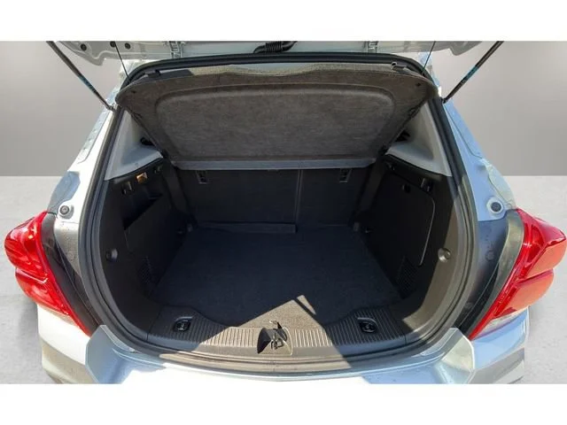 Used 2022 Silver Ice Metallic Chevrolet LT image 31