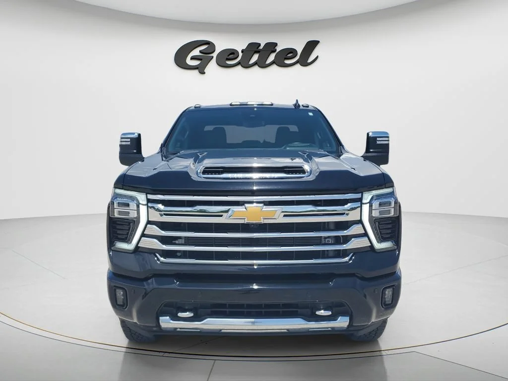 Used 2024 Black Chevrolet High Country image 2