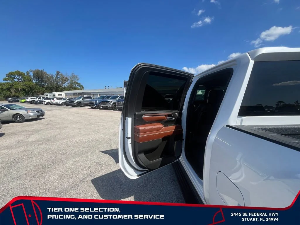Used 2024 White Frost Tricoat GMC Denali Ultimate image 27
