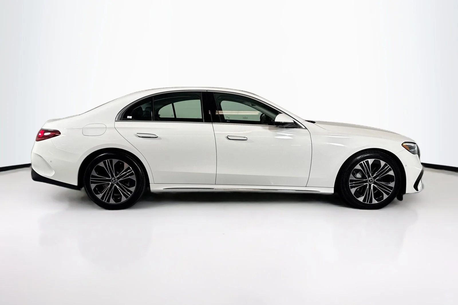 Used 2026 Polar White Mercedes-Benz E 350 image 4