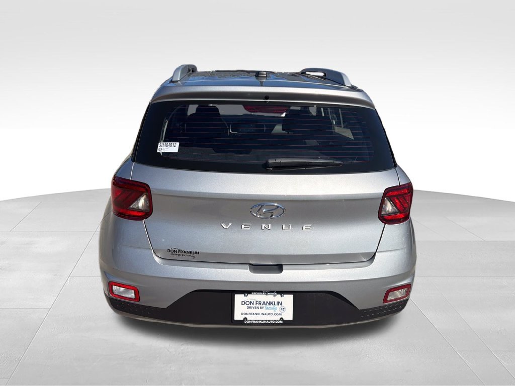 Used 2025 Silver Hyundai SEL image 4
