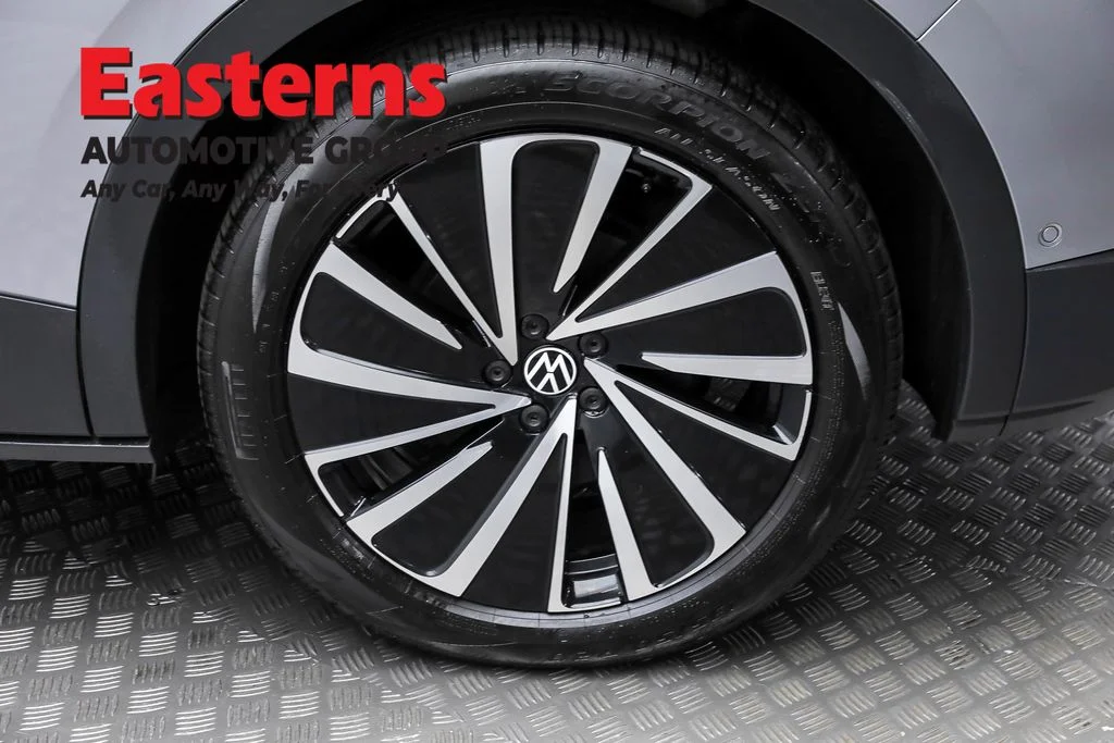 Used 2024 Silver Volkswagen S image 8