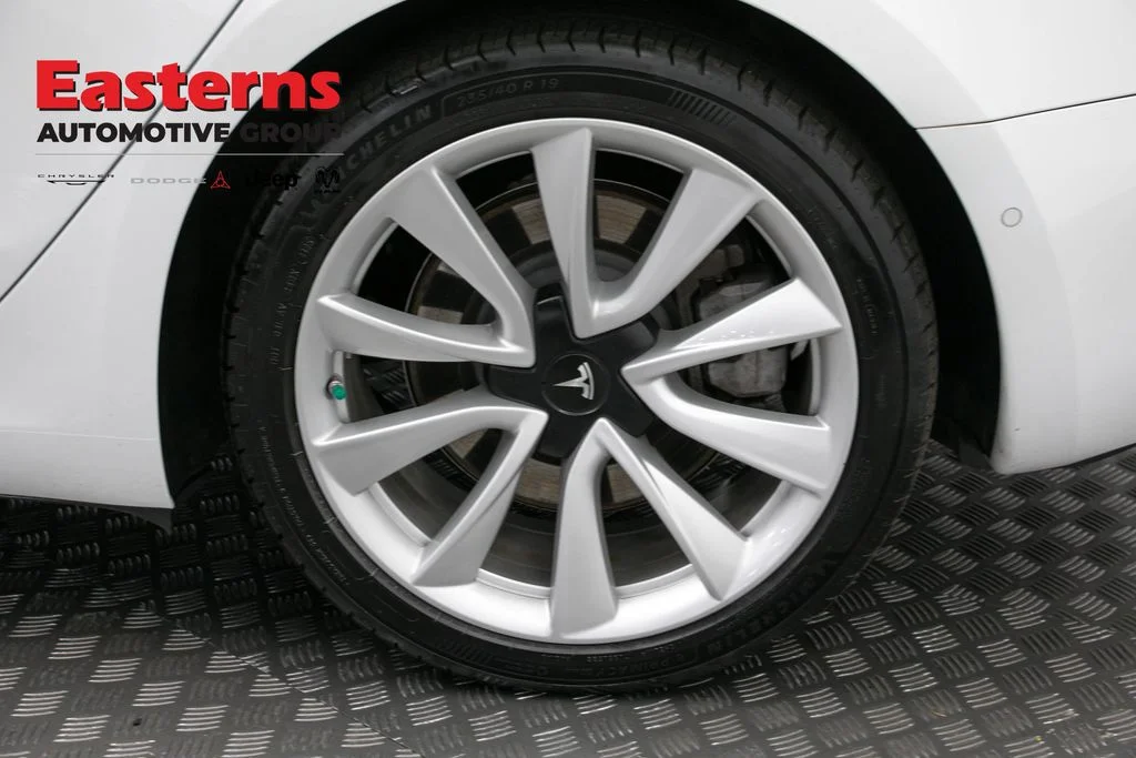 Used 2019 White Tesla Standard Range Plus image 28